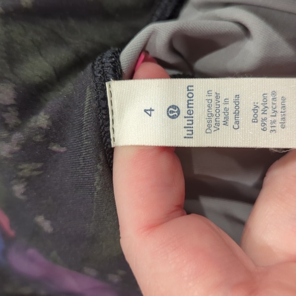 Lululemon Train Times Crop (17") Frozen Flourish Multi / Black - Picture 9 of 12